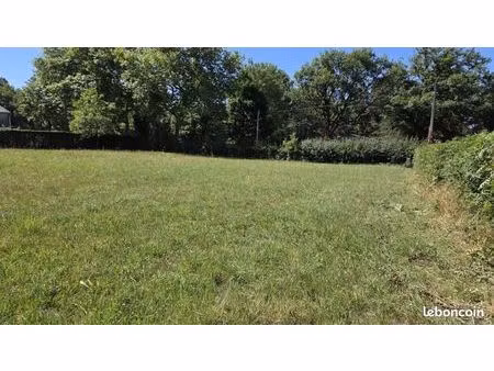 montredon labessonnié  terrain plat de 1460 m²