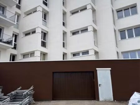 place parking collectif couvert proche centre ville