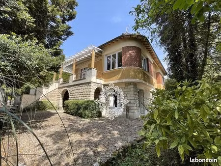 pavillon 5 pièces 158 m²