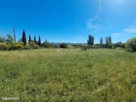 terrain 1400 m² cadenet
