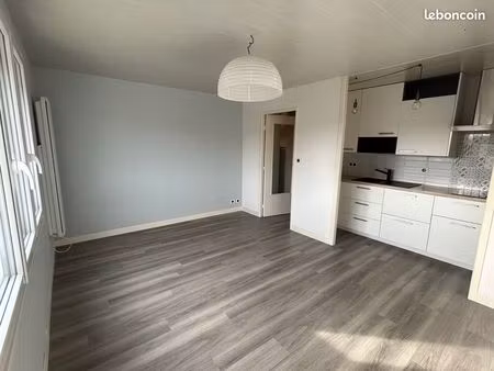 à louer : studio secteur calme