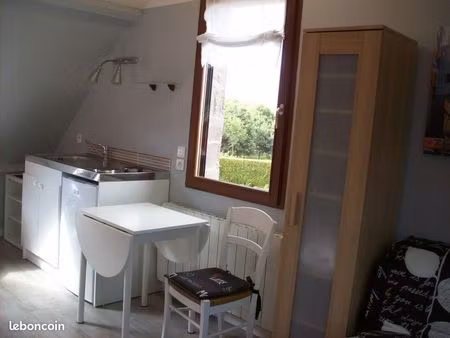 location studio meublé