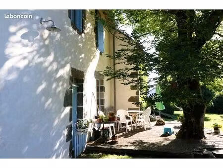 très jolie maison - 9 pièces 185m² -grand jardin + dépendances- vue dégagée