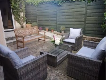 à louer – maison meublée de plain-pied 120 m² avec terrasse – centre-ville