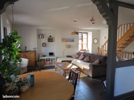 location d'une charmante maison d'environ 77m²  située au cœur du village de beblenheim