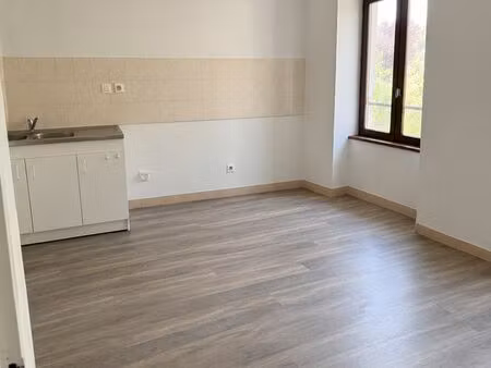 appartement t2 à louer – proche du centre de la tour-du-pin