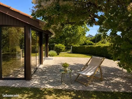 maison lumineuse avec véranda  sous-sol complet et grand terrain  hautecourt romanèche