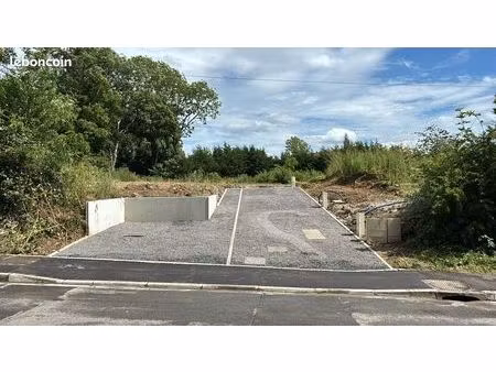 terrain viabilisé secteur verdoyant et recherché au pied du mont d'halluin