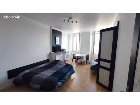 studio centre hagetmau à louer