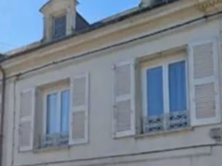 ? hyper-centre de châtellerault – bd blossac immeuble avec extérieur idéal  résidence prin