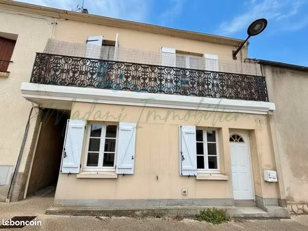 immeuble 6 pièces 80 m²