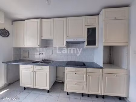 appartement 4 pièces 77 m²