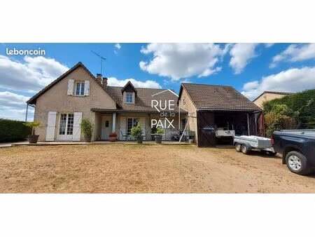 propriété 4 pièces 144 m²