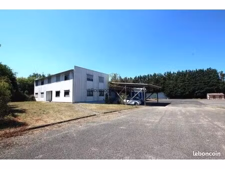 local bureaux 922 m²