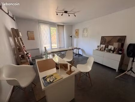cabinet dax location à la journée ou au mois