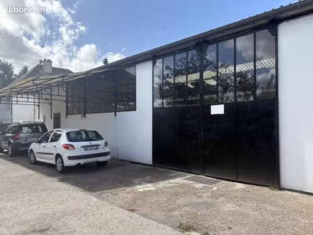 hangar/ local d'activite de 280 m2 a louer