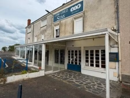 local restauration  bar...