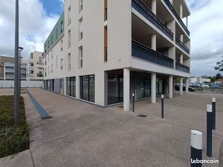 local commercial 24 m²