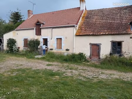 maison et corps de ferme à rénover sur terrain de 3 000 m²