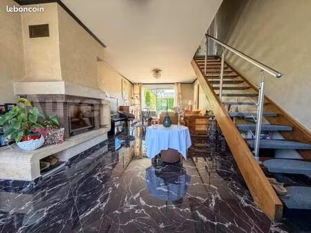 maison 6 pièces 110 m²