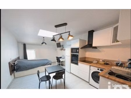 studio meublé rénové -25 m2