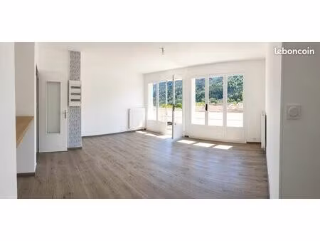 grand t4 de 110 m² avec vue panoramique – balcons – cuisine équipée – crêts-en-belledonne
