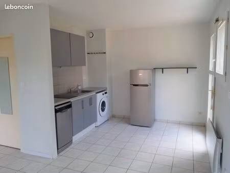 buxerolles - appartement t2 avec jardin