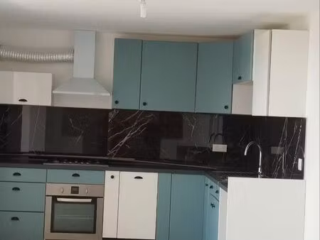 appartement t3 de 100 m² à louer – forcalquier