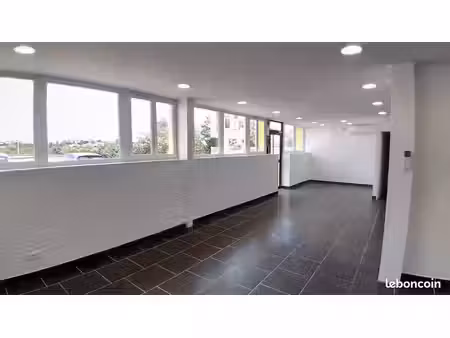 bureau 86 m²