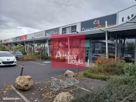 local commercial 224 m²