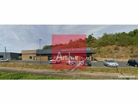 local commercial 750 m²