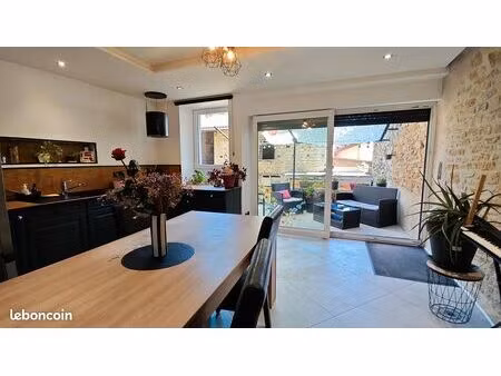 maison familiale avec beaux volumes  rare