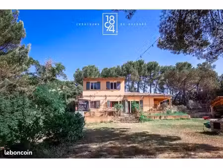 propriété 8 pièces 215 m²