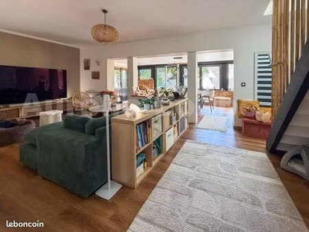 maison 7 pièces 142 m²