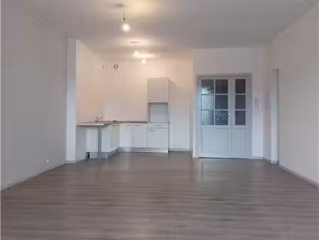 studio 1 pièce 53 m²