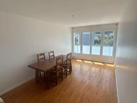 à louer  bel appartement à villars résidence de l’hippodrome