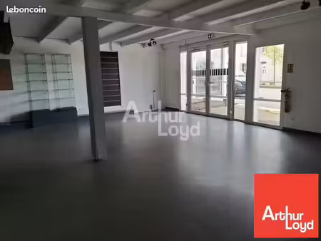 local commercial 200 m² chatellerault