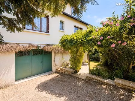 maison 5 pièces 200 m²