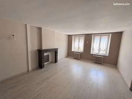 bureau élégant 20 m² vue place - cheminée & pleine hauteur - villers-semeuse (08)
