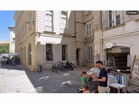 location magasin 22 m² – 11 rue des 3 faucons  avignon – loyer 690 ht/mois – droit d’entré