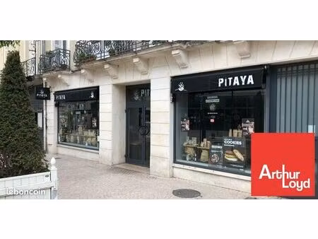 local commercial 268 m² poitiers