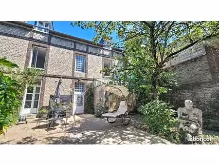 maison 8 pièces 185 m²