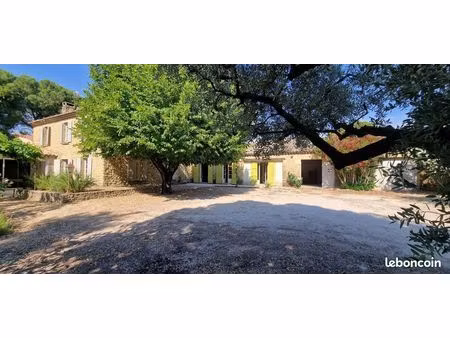 mas 9 pièces 268 m²