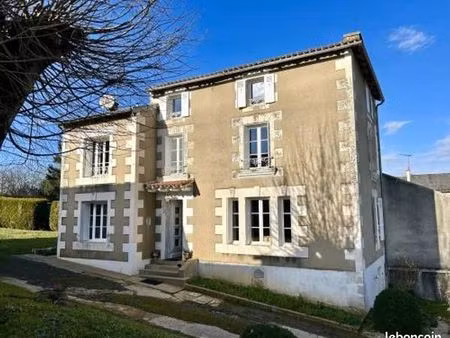 loue a à vouneuil-sous-biard 86580 maison de caractere 130m² meuble (bail 1 an renouvelabl