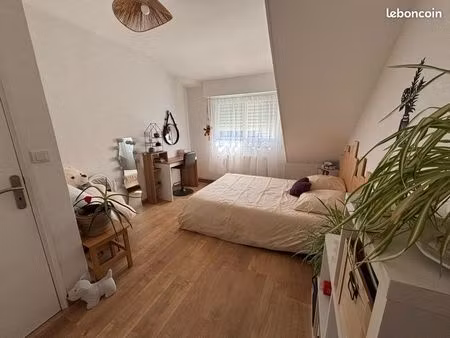 chambre meublée