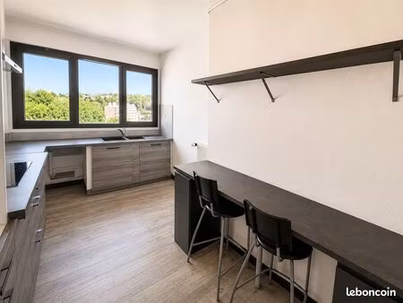 appartement f5 de 105m2 avec balcon de 17m2
