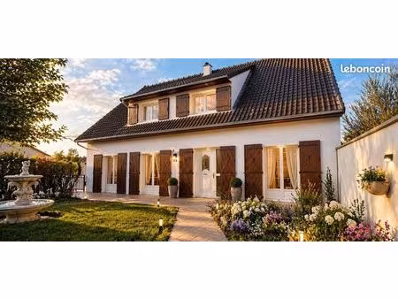 grande maison avec piscine et 2 studios indépendants
