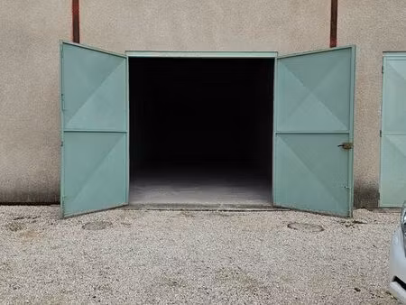 location garage 54 m2