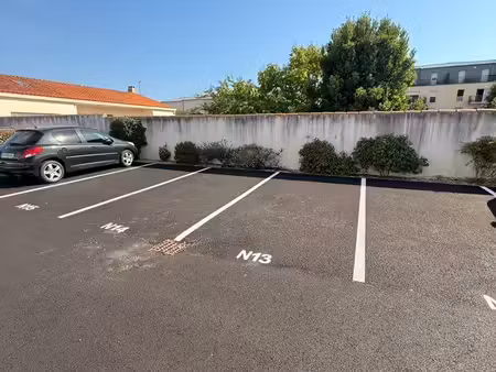 deux places de parkings