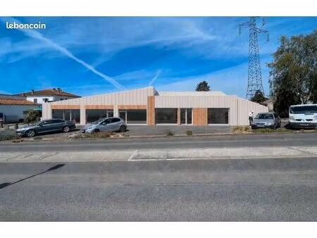 local commercial environ 200m2 hyper centre chauray à louer